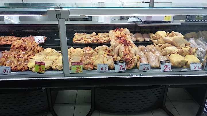 Fotografia tomada fuera de Carrefour - Hipermercado en Igualada, Barcelona