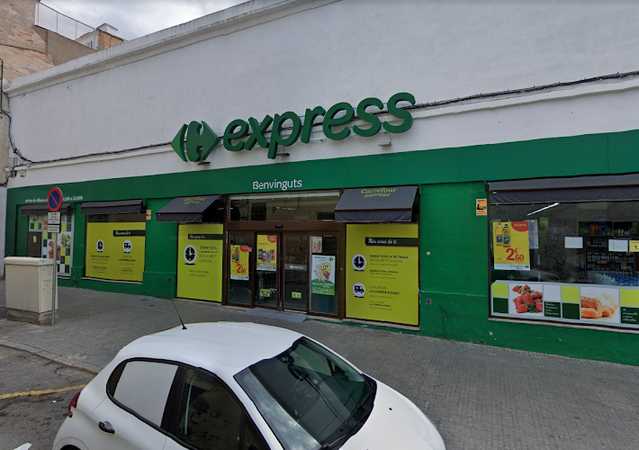 Fotografia tomada fuera de Carrefour Express - Supermercado en Vilafranca del Penedès, Barcelona