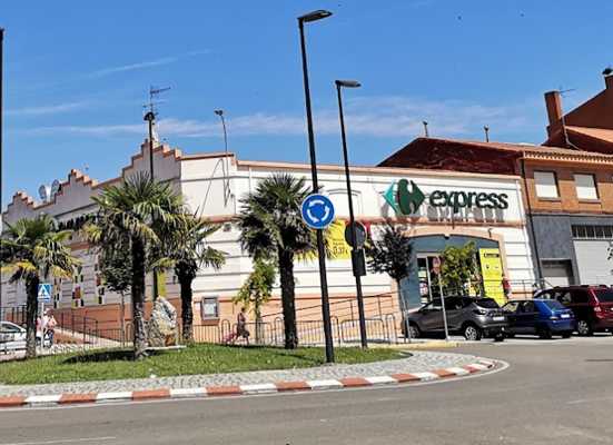 Fotografia tomada fuera de Carrefour Express - Supermercado en Santa María del Páramo, León