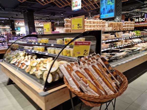 Fotografia tomada fuera de Carrefour Market - Supermercado en Madrid, Madrid