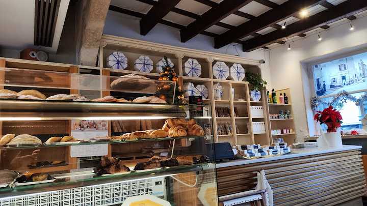 Fotografia tomada fuera de Cas Sucrer - Pastelería en Es Mercadal, Menorca, Baleares