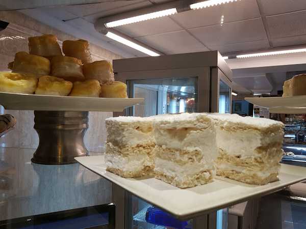 Fotografia tomada fuera de Casa de Lerma - Pastelería en Cuenca, Cuenca