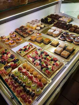 Fotografia tomada fuera de Casa Geroni - Panadería en Vilanova del Vallès, Barcelona
