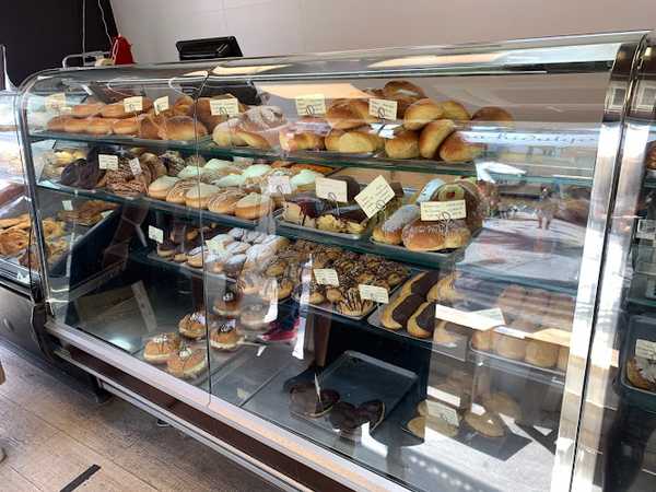 Fotografia tomada fuera de Casa Hidalgo - Pastelería en Cádiz, Cádiz