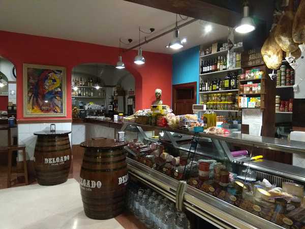 Fotografia tomada fuera de Casa Luis Márquez - restaurantes en Puente Genil, Córdoba