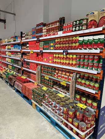 Fotografia tomada fuera de CASH FRESH - Supermercado de descuentos en Trujillo, Cáceres