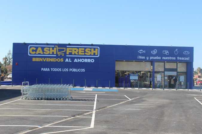Fotografia tomada fuera de CASH FRESH - Supermercado de descuentos en Chiclana de la Frontera, Cádiz