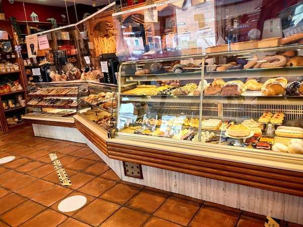 Fotografia tomada fuera de Catapan - Panadería en Guadalajara, Guadalajara