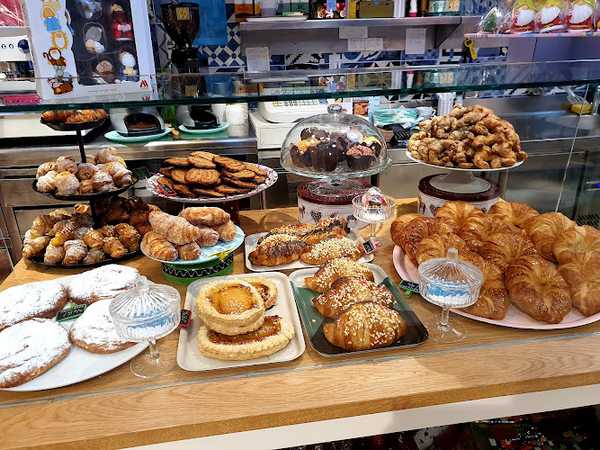 Fotografia tomada fuera de Celestial cardedeu pasteleria - Panadería en Cardedeu, Barcelona
