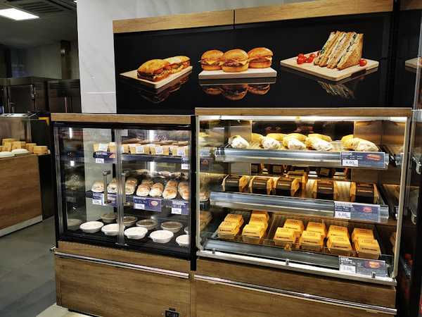 Fotografia tomada fuera de Centro Comercial Almanzora - Supermercado en Olula del Río, Almería