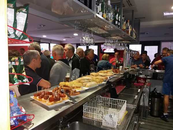 Fotografia tomada fuera de Centro Social Igea, CSI - restaurantes en Igea, La Rioja