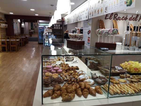 Fotografia tomada fuera de Chocolat-Box - Cafeteria en Igualada, Barcelona