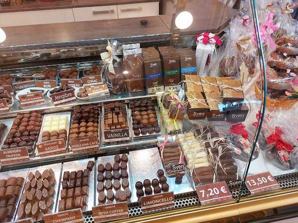 Fotografia tomada fuera de Chocolates Sven - Tienda de productos de chocolate en Calp, Alicante