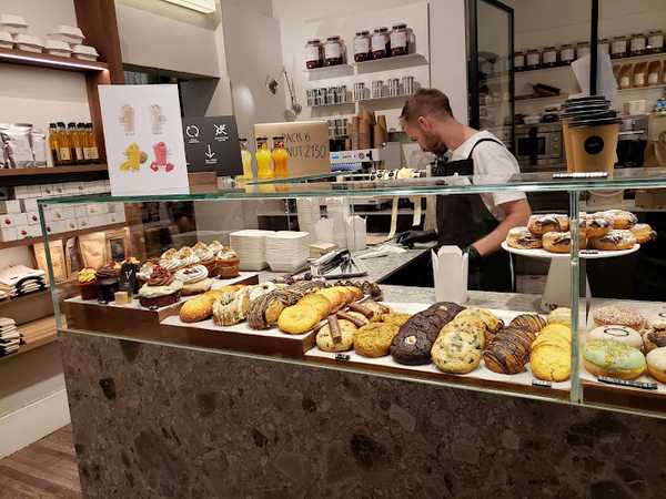 Fotografia tomada fuera de Chök Virreina | Pastelería Barcelona - Pastisseria en Barcelona, Barcelona
