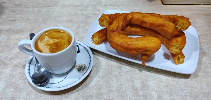 Fotografia tomada fuera de Churreria Julimar - Churrería en Coria, Cáceres
