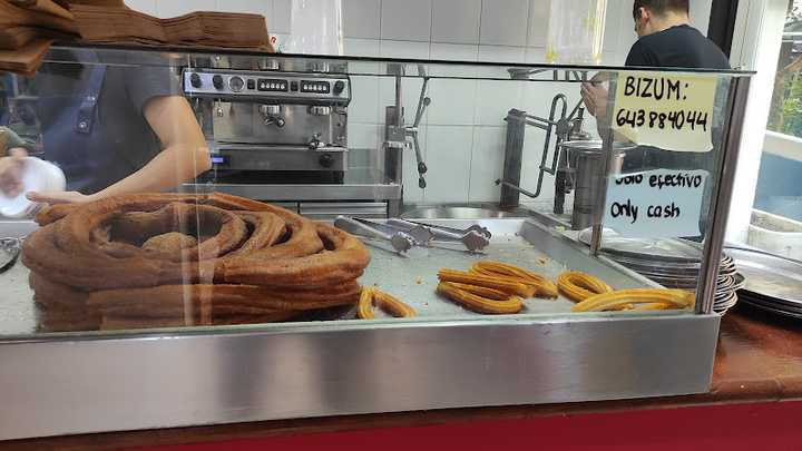 Fotografia tomada fuera de Churrería La Antigua - Xurreria en Calp, Alicante