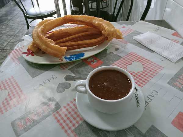 Fotografia tomada fuera de Churrería Los Paseos - Churrería en Tomelloso, Ciudad Real