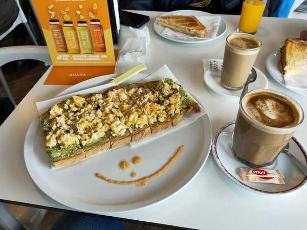 Fotografia tomada fuera de Algeciras Cafeteria La Tahona Coffee - cafeterías en Algeciras, Cádiz