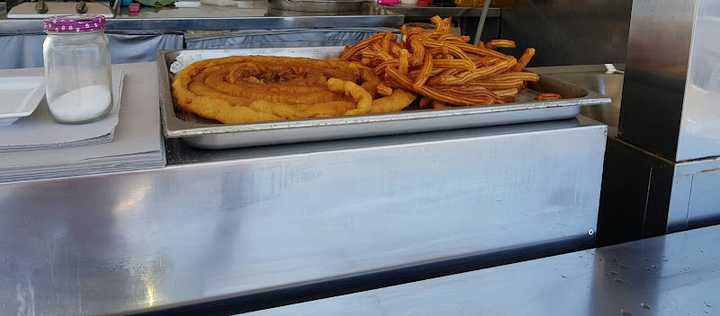Fotografia tomada fuera de Churreria. Churros Carmen Chocolate. - Churrería en Dehesa de Campoamor, Alicante