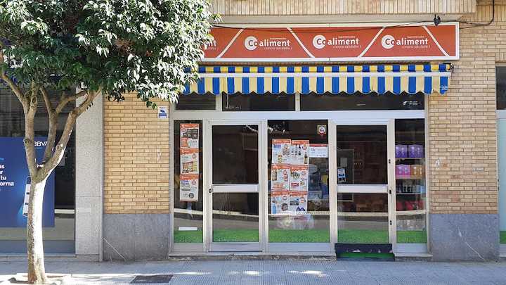 Fotografia tomada fuera de Coaliment - Supermercado en Grañén, Huesca