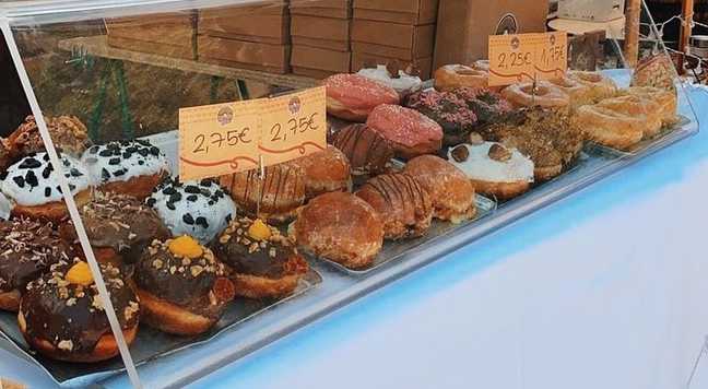 Fotografia tomada fuera de Cobs & Tops - Molins - Tienda de donuts en Molins de Rei, Barcelona