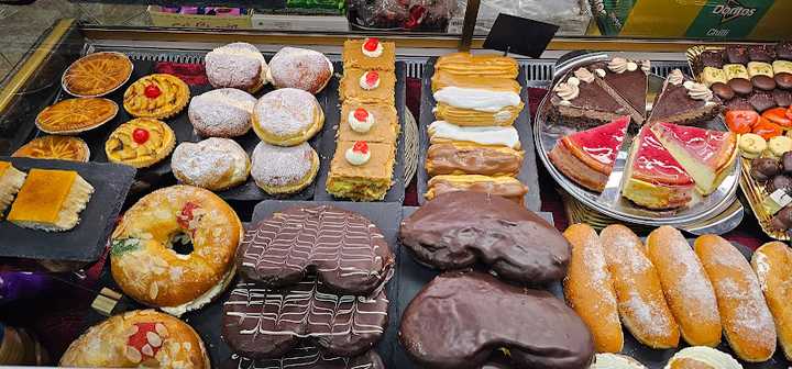Fotografia tomada fuera de Alimentación Ana - Panadería en Irun, Gipuzkoa