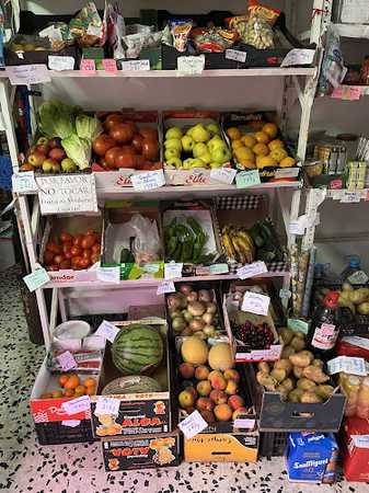 Fotografia tomada fuera de Comestible La Palmera - Tienda de alimentación en Alájar, Huelva