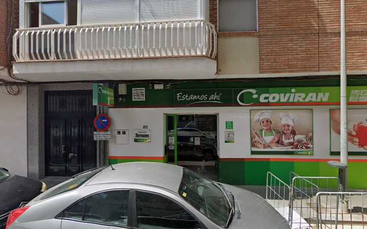 Fotografia tomada fuera de Comestibles Terrones - Supermercado en Motril, Granada