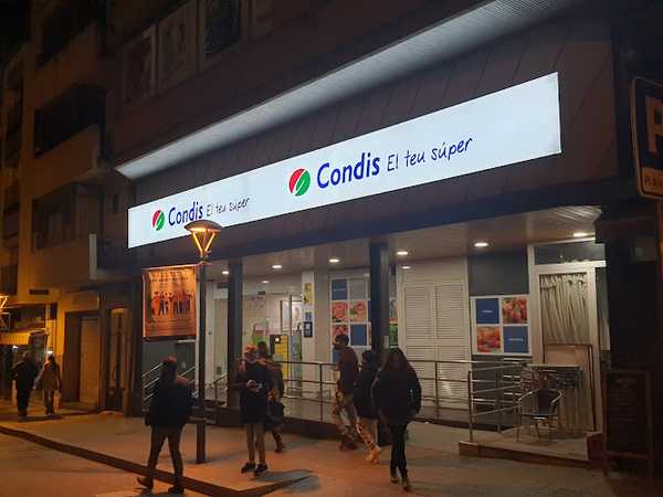 Fotografia tomada fuera de Condis el Teu Super - Supermercat en Molins de Rei, Barcelona