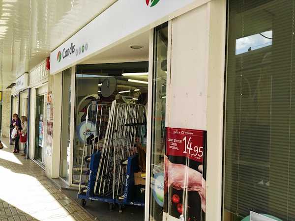 Fotografia tomada fuera de Condis el Teu Super - Supermercado en Montcada i Reixac, Barcelona