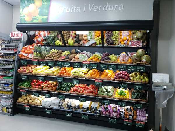 Fotografia tomada fuera de Condis Express - Supermercado en Caldes de Montbui, Barcelona