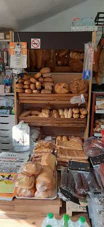 Fotografia tomada fuera de Alimentación Casa Arguelles - Panadería en Proaza, Asturias