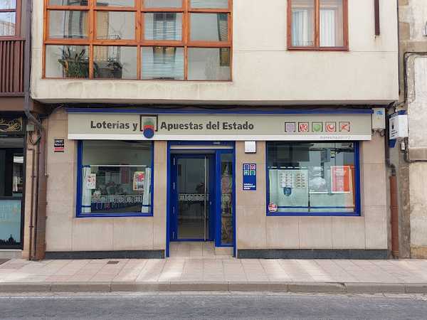 Fotografia tomada fuera de Confitería Arroyo - Comercio en Espinosa de los Monteros, Burgos