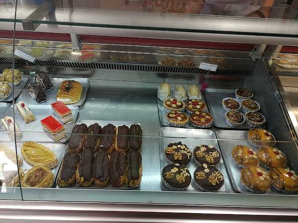 Fotografia tomada fuera de Confitería Cafetería Alonso - cafeterías en Mansilla de las Mulas, León