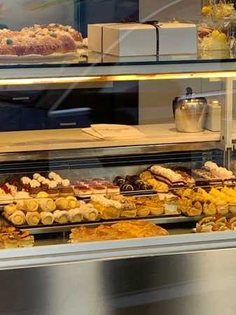 Fotografia tomada fuera de Confitería Dominga - Pastelería en Noia, A Coruña