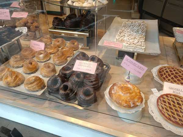 Fotografia tomada fuera de Confitería El Coral (Santiago de Compostela) - Pastelería en Santiago de Compostela, A Coruña
