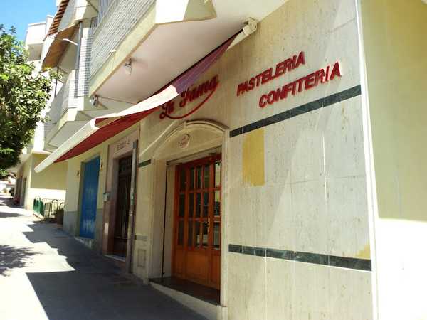 Fotografia tomada fuera de Confitería El Once de Septiembre - Pastelería en Almería, Almería