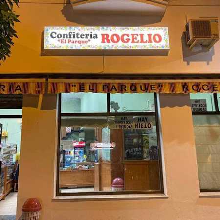 Fotografia tomada fuera de Confitería El Parque ROGELIO - Pastelería en Arcos de la Frontera, Cádiz