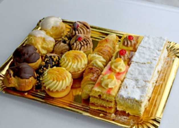Fotografia tomada fuera de Confitería Guillén Navarro S.L. - Cake shop en Huelva, Huelva