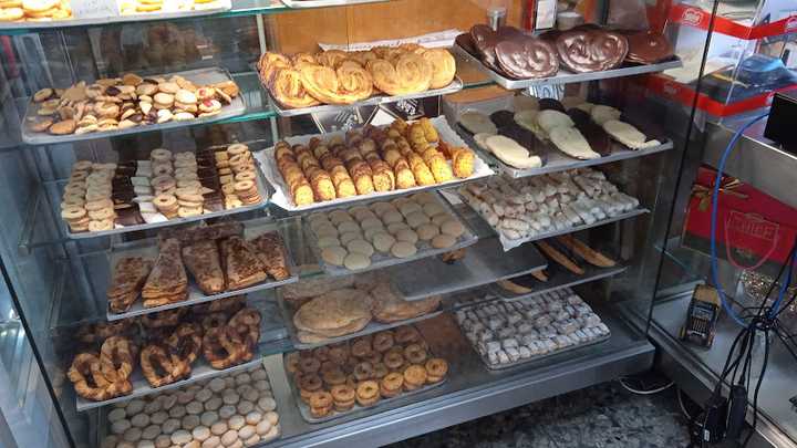 Fotografia tomada fuera de CONFITERÍA HERNANDO 17 - Pastelería en Guadalajara, Guadalajara