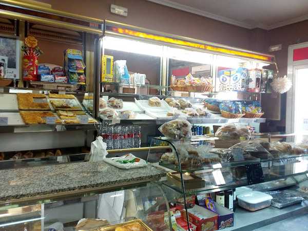 Fotografia tomada fuera de Confitería La Morquera - Panadería en Crevillent, Alicante