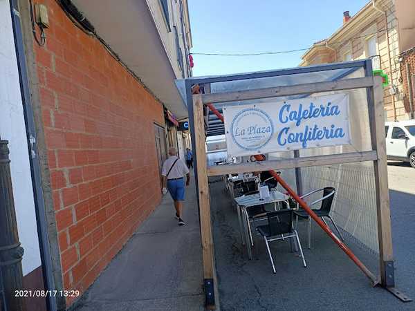 Fotografia tomada fuera de Confiteria La Plaza - Cafetería en Veguellina de Órbigo, León