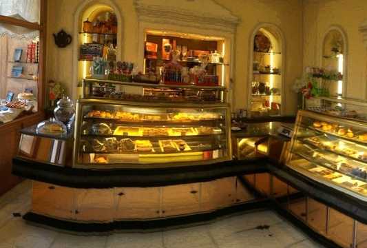 Fotografia tomada fuera de Confitería Luján - Pastelería en Gijón, Asturias