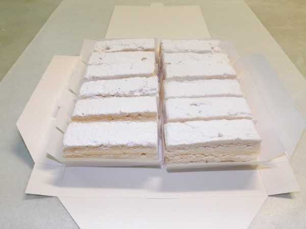 Fotografia tomada fuera de Confitería Marcos (Especialidad en Pastel Ruso) - Pastelería en Alfaro, La Rioja