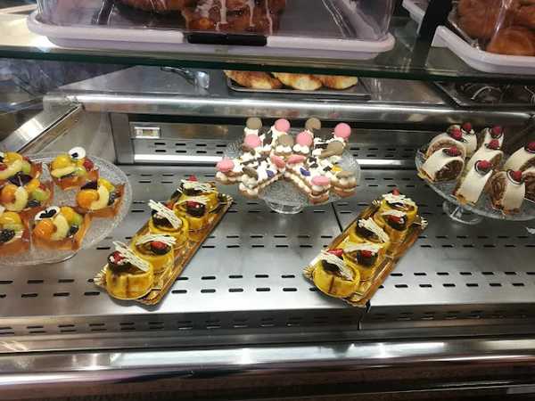 Fotografia tomada fuera de Confitería Moka - Pastelería en Gijón, Asturias