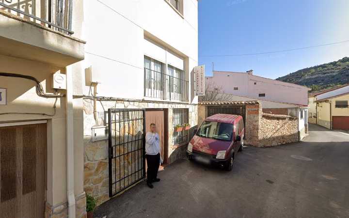 Fotografia tomada fuera de Alimentación La Tita - Grocery store en Lupiana, Guadalajara
