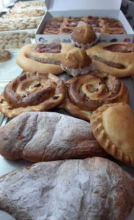 Fotografia tomada fuera de Alimentacion La Utielana Embutidos El Pontón caseros - Tienda de alimentación en El Pontón, Valencia