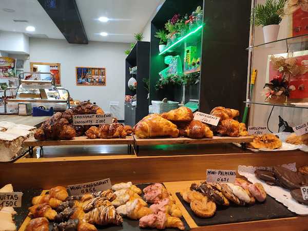 Fotografia tomada fuera de Confitería París - Pastelería en Ferrol, A Coruña