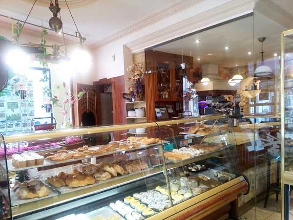 Fotografia tomada fuera de Confitería Pastur - Pastelería en Grado, Asturias