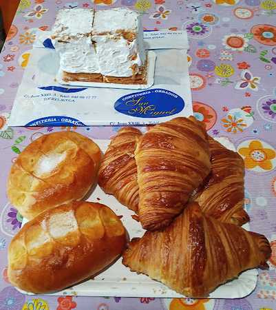 Fotografia tomada fuera de Confitería San Miguel - Pastelería en Torrelavega, Cantabria